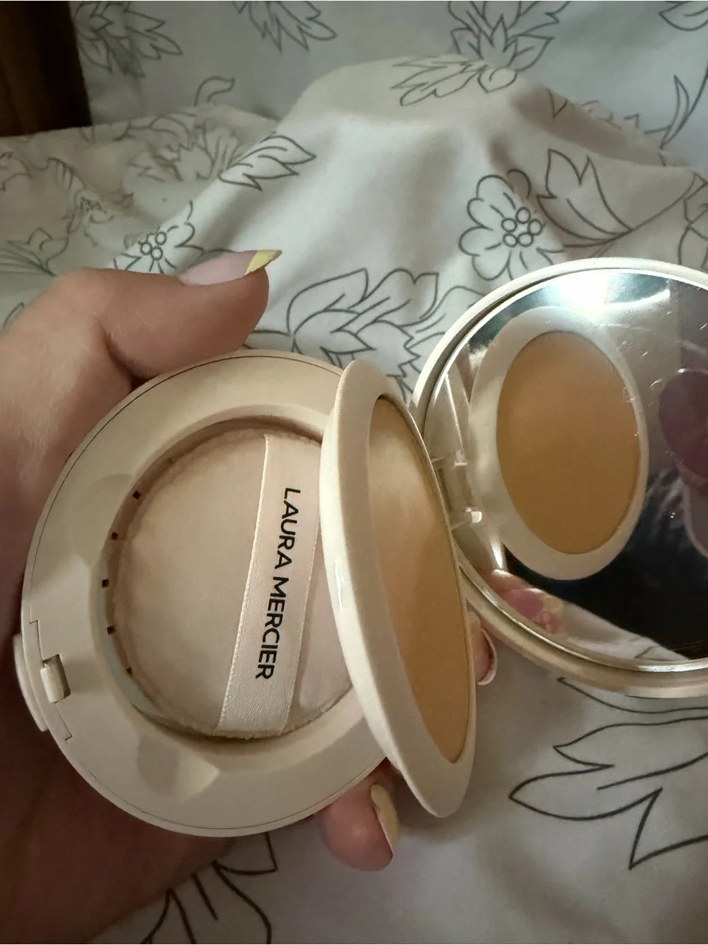 Laura Mercier Translucent Pressed Setting Powder - Light/Beige